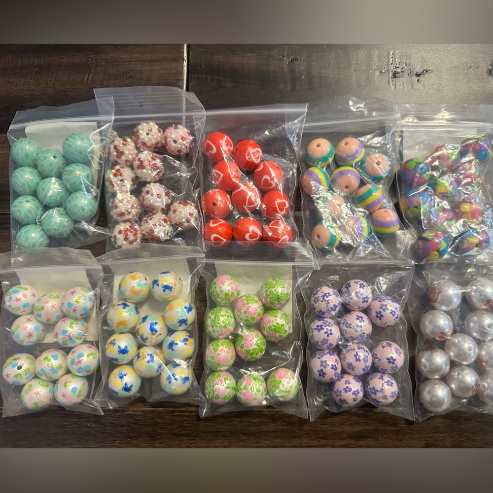 NEW- 100 piece assorted bubblegum beads (acrylic).